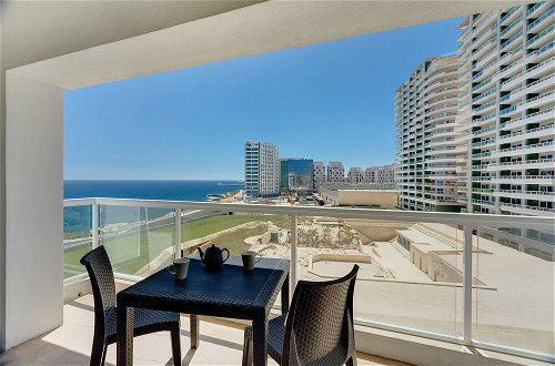 Foto 1 - Modern Seaview Apartment With Amazing Ocean Views