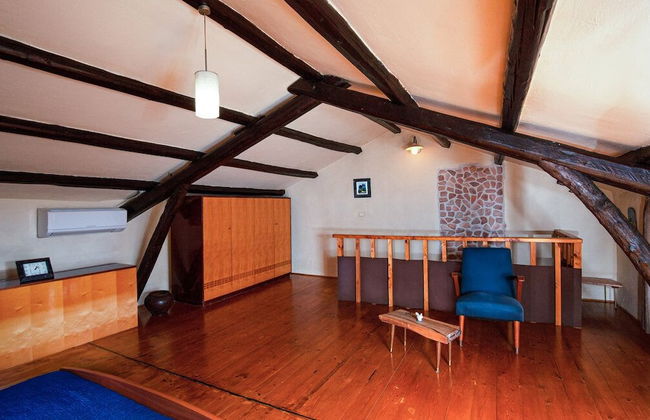 House 1974 - Photo 2