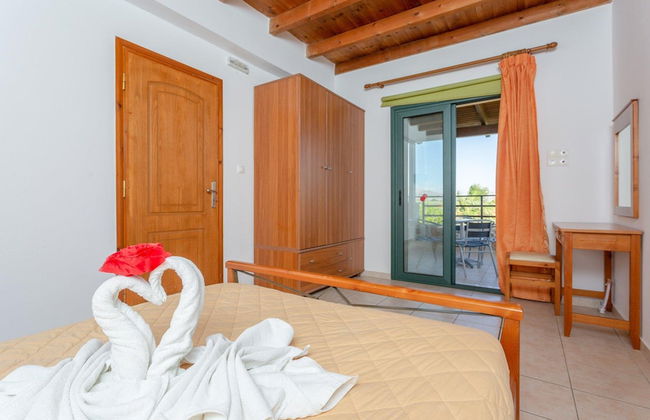Spiros Beach Villa Large Private Pool Walk to Beach Sea Views A C Wifi Car Not Required - 971 - Photo 19