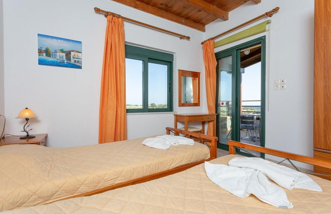 Spiros Beach Villa Large Private Pool Walk to Beach Sea Views A C Wifi Car Not Required - 971 - Photo 5