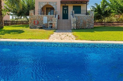 Photo 26 - Spiros Beach Villa Large Private Pool Walk to Beach Sea Views A C Wifi Car Not Required - 971