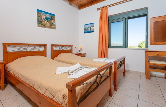 Spiros Beach Villa Large Private Pool Walk to Beach Sea Views A C Wifi Car Not Required - 971 - Photo 3