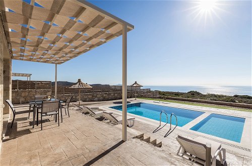 Foto 6 - Lux Villa With Private Pool Close to the Beach