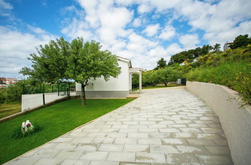 Photo 28 - Modern House W.large Garden & Children Playground