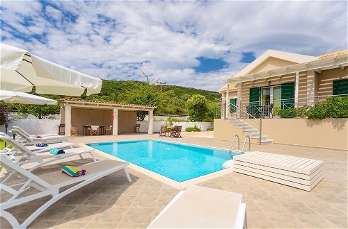 Foto 10 - Villa Alexandra Large Private Pool Walk to Beach Sea Views A C Wifi Car Not Required Eco-frie - 1649