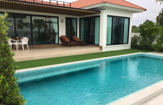 Foto 1 - La Playa Beach Front Pool Villa Cha-am