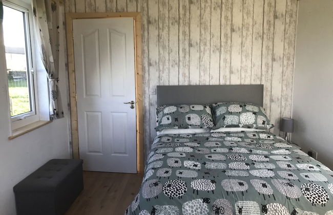 The Snuggly Sheep Shepherd Hut Campview Farm Stay - Foto 2