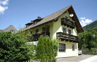 Foto 1 - Charming Apartment in Feld am See, Near the Lake