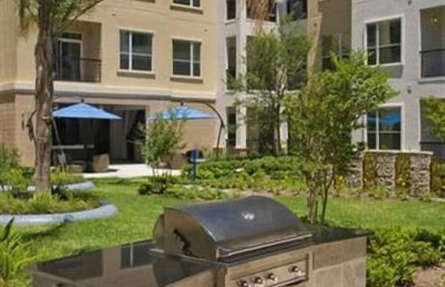 Luxury Living at City Center Houston - Foto 29
