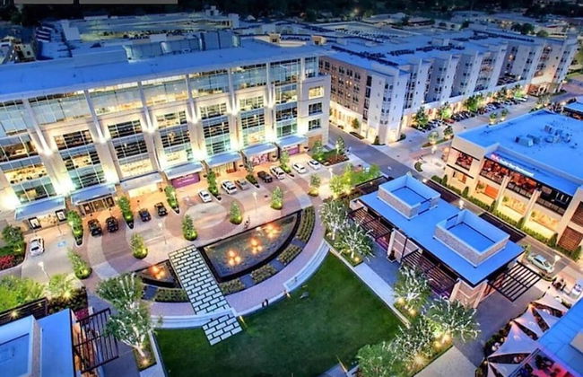 Luxury Living at City Center Houston - Foto 45