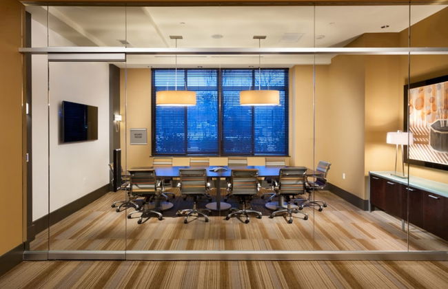 Bluebird Suites in Reston - Foto 59