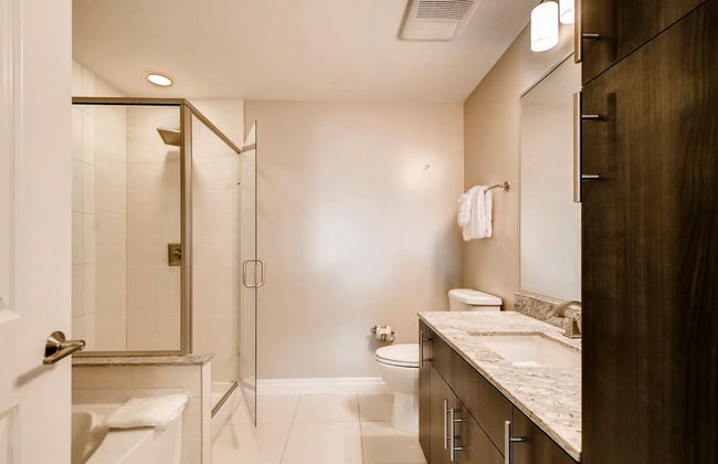 Bluebird Suites in Reston - Foto 33