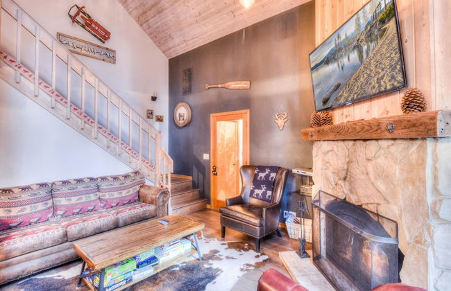 Relax at Rustic Tahoe Charm Minutes to Lake - Photo 7