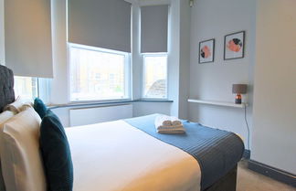 Photo 2 - Barons Court Apartments by Viridian Apartments