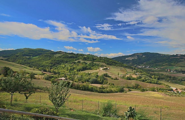 Cottage in Montelabbate With Pool & Forest - Photo 40