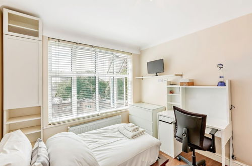 Foto 6 - Great 2 Bed, 2 Bath Apartment Next to Hyde Park