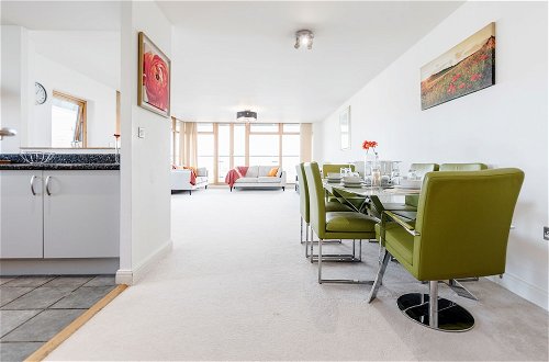 Photo 1 - Premium London Excel Apartment