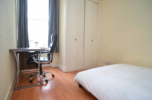 Photo 12 - Modern Flat in Rosemount City Centre