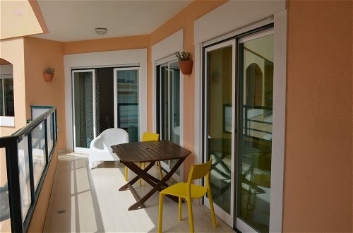 Photo 19 - Cozy Apartment At Carcavelos beach