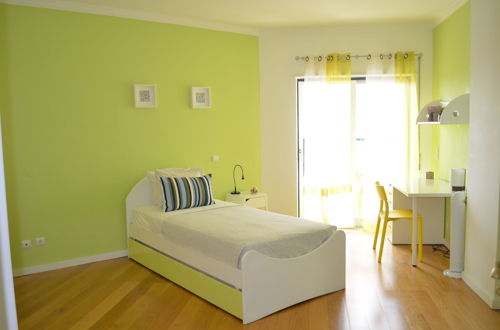 Photo 4 - Cozy Apartment At Carcavelos beach