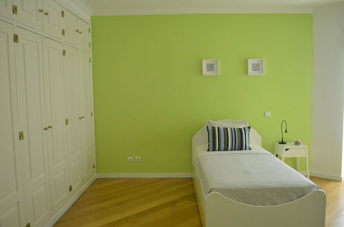 Photo 2 - Cozy Apartment At Carcavelos beach