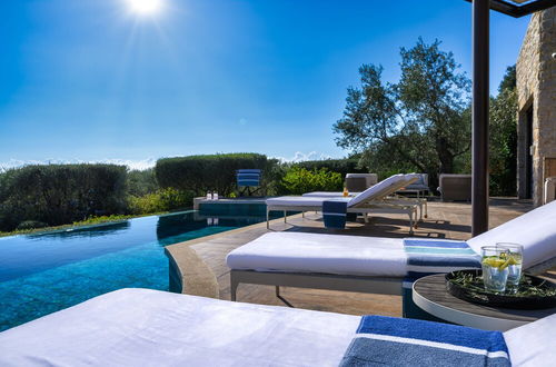 Photo 28 - Captivating 5br Pool Villa Close Navarino Golf