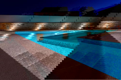 Foto 15 - Holiday Home in Pula With Pool