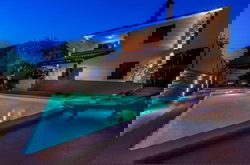 Foto 16 - Holiday Home in Pula With Pool