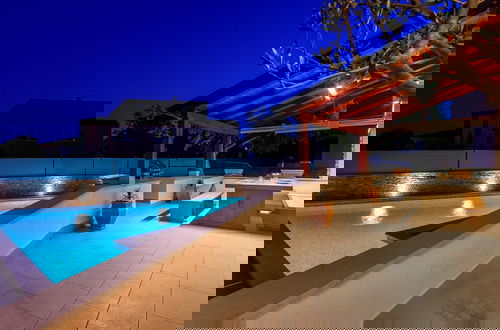 Foto 14 - Holiday Home in Pula With Pool