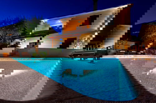 Foto 18 - Holiday Home in Pula With Pool