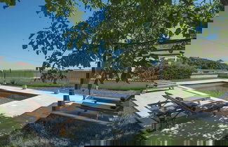 Foto 1 - Villa in Peroj With Pool