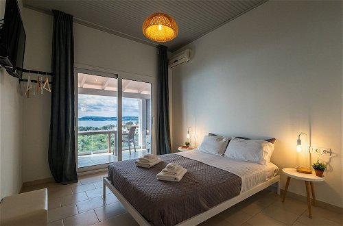 Foto 13 - Vallia's Seaview & Stylish Apartments by Konnect, Nisaki