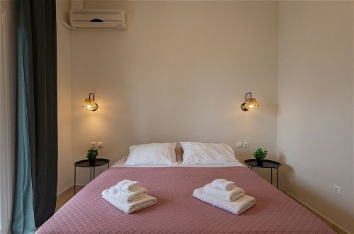 Photo 7 - Vallia's Seaview & Stylish Apartments by Konnect, Nisaki