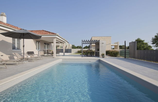 Villa in Kanfanar With Swimming Pool - Foto 15