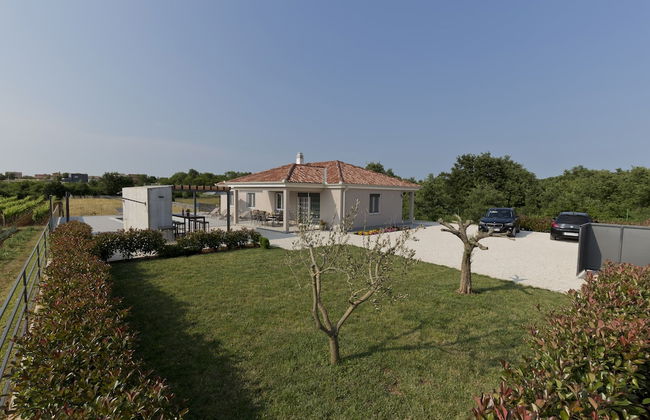 Villa in Kanfanar With Swimming Pool - Foto 24
