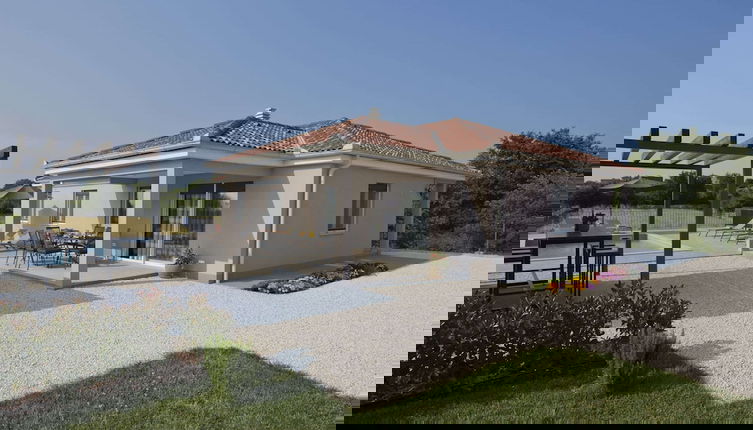 Foto 1 - Villa in Kanfanar With Swimming Pool