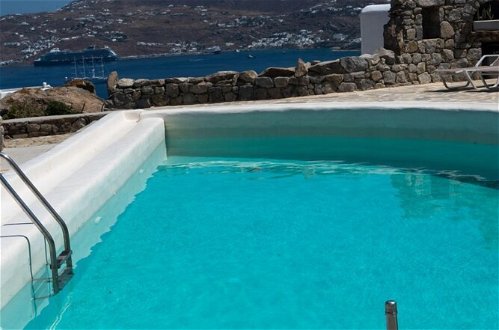 Photo 24 - Elegant villa with ocean views & 2 pools