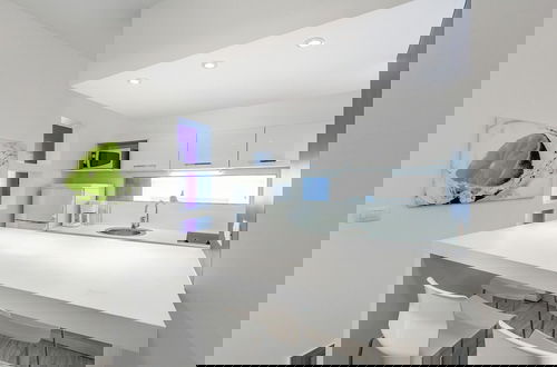 Foto 23 - Modern Holiday Home With Pool and Bubble Bath