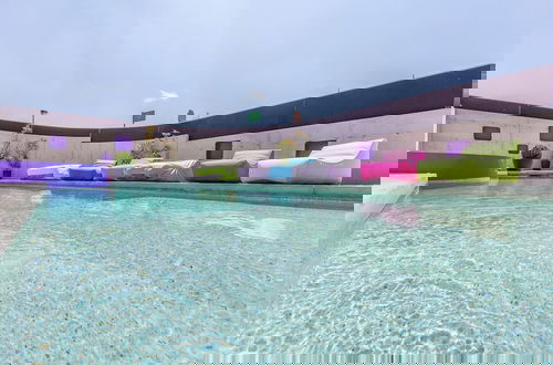 Foto 20 - Modern Holiday Home With Pool and Bubble Bath