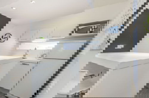 Foto 19 - Modern Holiday Home With Pool and Bubble Bath