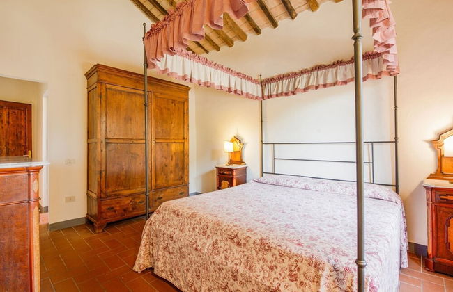 Rustic Farmhouse in Terricciola - Photo 3