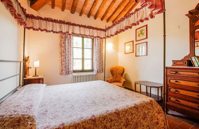 Rustic Farmhouse in Terricciola - Photo 5