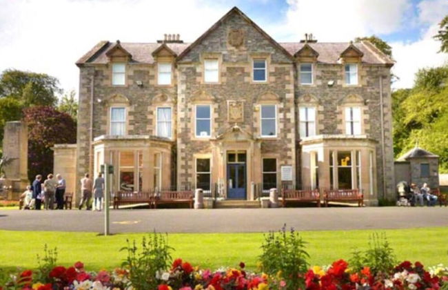 Lovely 2- Bed Apartment in Hawick - Photo 25