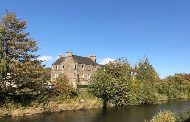Lovely 2- Bed Apartment in Hawick - Photo 21