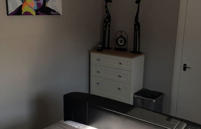 Lovely 2- Bed Apartment in Hawick - Photo 5