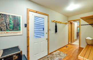 Photo 2 - Mt Baker Lodging Cabin 40 - HOT TUB, PETS, SLEEPS 8! by MBL