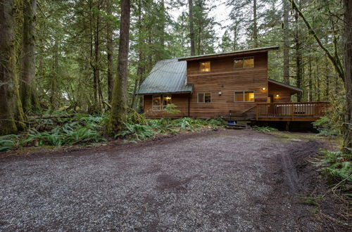 Photo 23 - Mt Baker Lodging Cabin 40 - HOT TUB, PETS, SLEEPS 8! by MBL