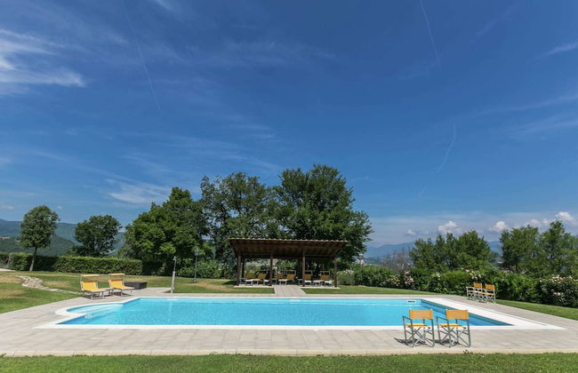Luxury Villas in Poppi With Heated Pool - Photo 24