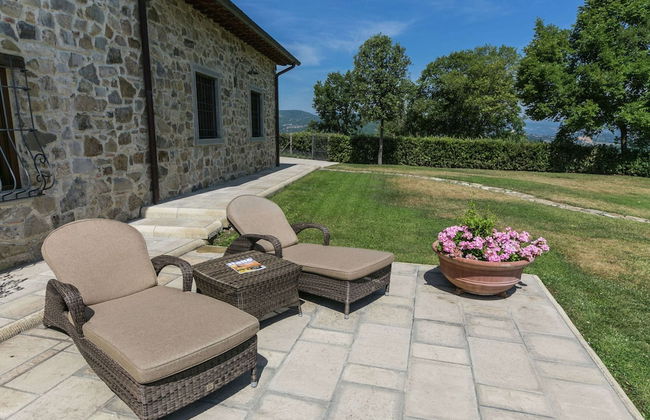 Luxury Villas in Poppi With Heated Pool - Photo 37
