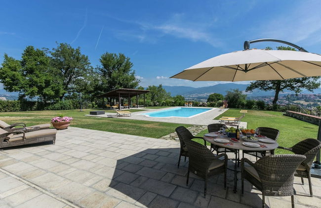 Luxury Villas in Poppi With Heated Pool - Photo 23